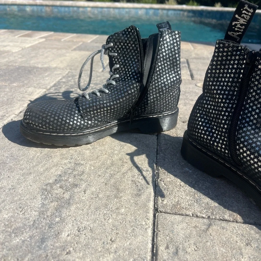Dr. Martens Black Star Pattern Kids Combat Boots size 3